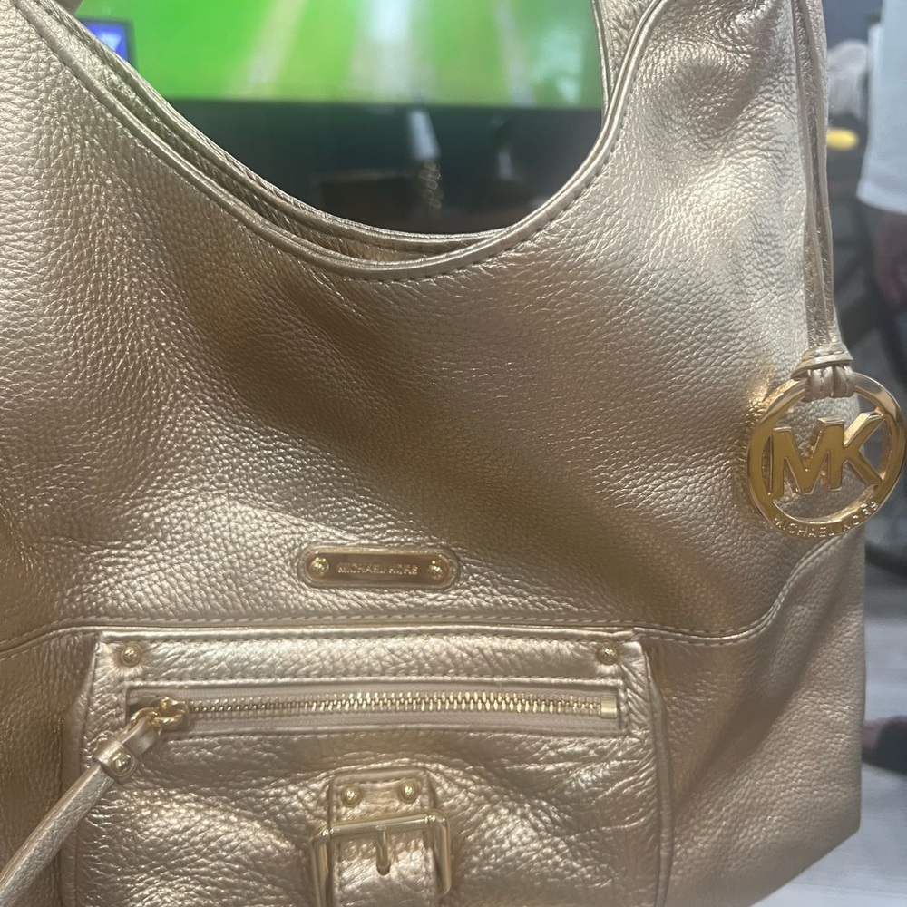 Michael By Michael Kors Fulton Gold Metallic Leather Large Hobo Shoulder Purse - Picture 4 of 6